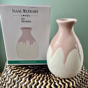Isaac Mizrahi- Loves XO, Sienna Flower Vase Decor